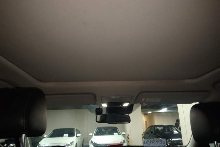 Used Honda Avancier 2020 240TURBO Two-Wheel Drive Premium Edition Headliner