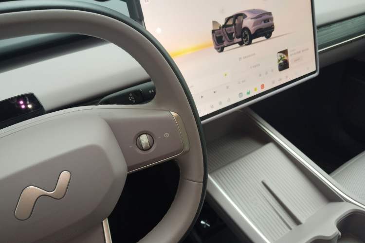 Used ONVO L60 2024 60 kWh Rear-Drive Version