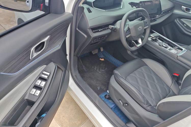 Used CHANGAN NEVO Q05 2024 Truly Delicious Version 125" Beyond-Performance Model CATL Driver Seat