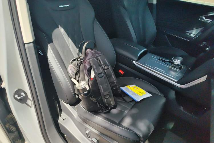 Used Hongqi HS7 PHEV 2024 2.0T PHEV Four-Wheel Drive Flagship Edition 6 Seats
