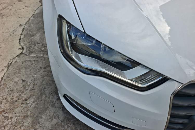 Used Audi A3 2014 Sportback 35 TFSI Automatic Ambition Edition Right Front Headlight