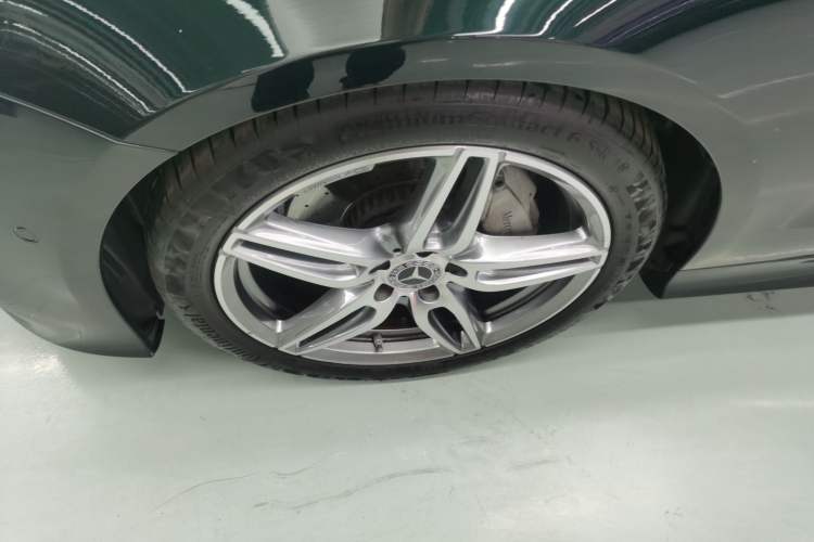 Used Mercedes-Benz E-Class 2020 E 260 Convertible Coupe Left Front Wheel Hub