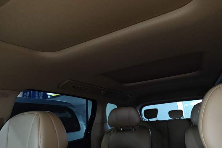 Used VOYAH Dream 2025 PHEV Four-Wheel Drive Excellence Kunpeng Edition
