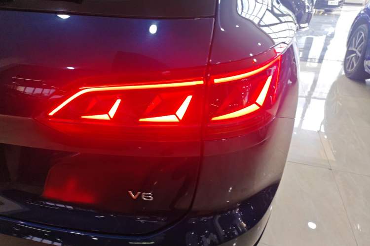 Used Volkswagen Touareg 2021 3.0 TSI Luxury Edition Black Diamond Sport Package Exterior 3