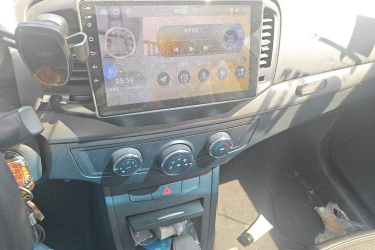 Used Roewe 350 2013 350C 1.5L Automatic Xunyue Edition
