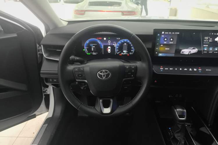 Used Toyota Camry 2024 Dual-Motor 2.0 HG Premium Edition