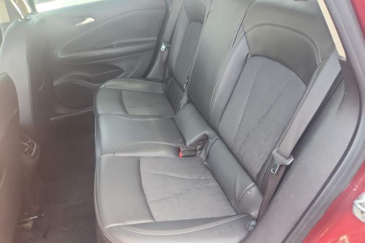 Used Buick Verano 2019 Sedan 20T Dual-Clutch Leading Model Left Rear Seat