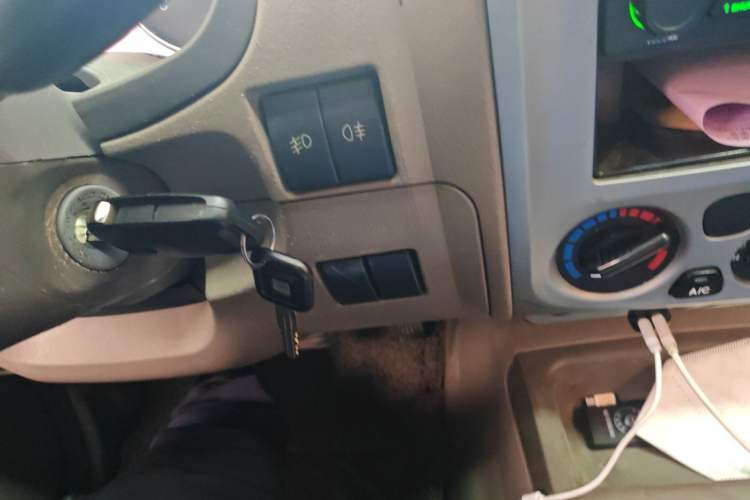 Used JMC Baodian 2013 2.8T Two-Wheel Drive Comfortable Value Edition JX493ZLQ4F Vehicle Key