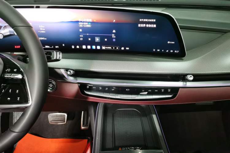 Used Cadillac XT5 2025 2.0T Platinum Edition