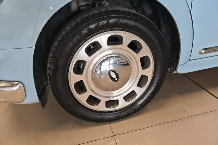 Used ORA Ballet Cat 2022 401 km Alice Edition Left Front Wheel Hub