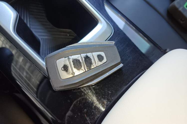 Used Geometry E Firefly 2024 401km Starlight Vehicle Key