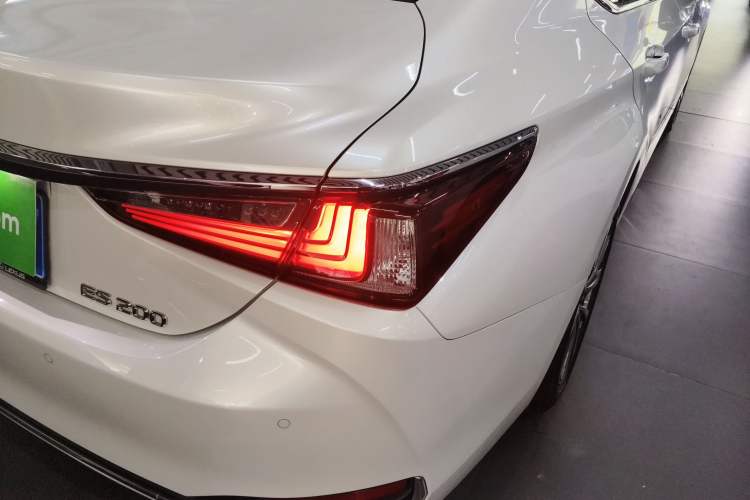 Used Lexus ES 2022 200 Excellence Edition
