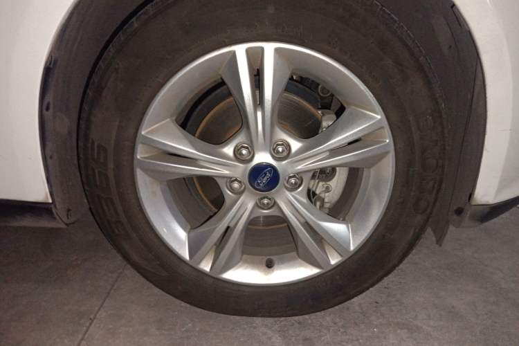 Used Ford Focus 2012 Sedan 1.6L Manual Fashion Edition
