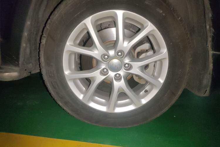 Used Jeep Cherokee 2017 2.0L Superior Edition
