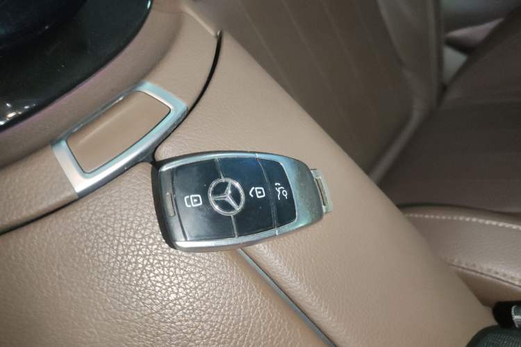 Used Mercedes-Benz E-Class 2016 E 200 L
