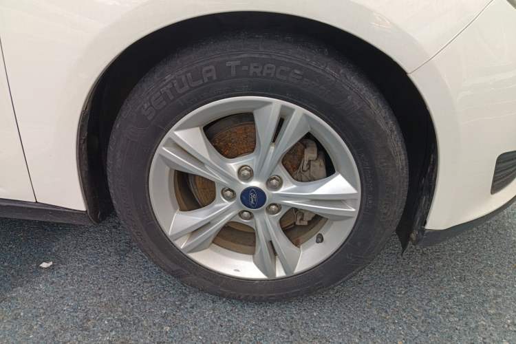 Used Ford Focus 2018 Hatchback Classic 1.6L Automatic Comfort Plus SmartDrive Edition Right Front Wheel Hub