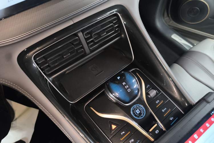 Used BYD Frigate 07 2024 HONOR Edition DM-i 205KM Flagship Model