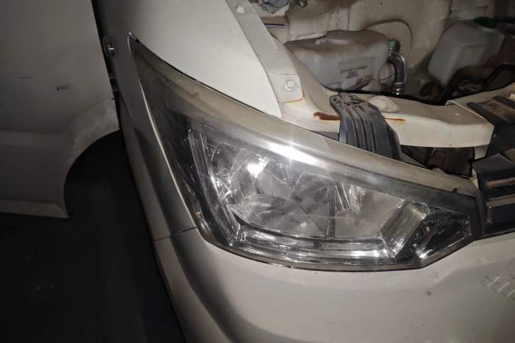 Used Dongfeng Yufeng EM26 2023 Standard Edition 41.472 kWh Henan Lithium Power Right Front Headlight