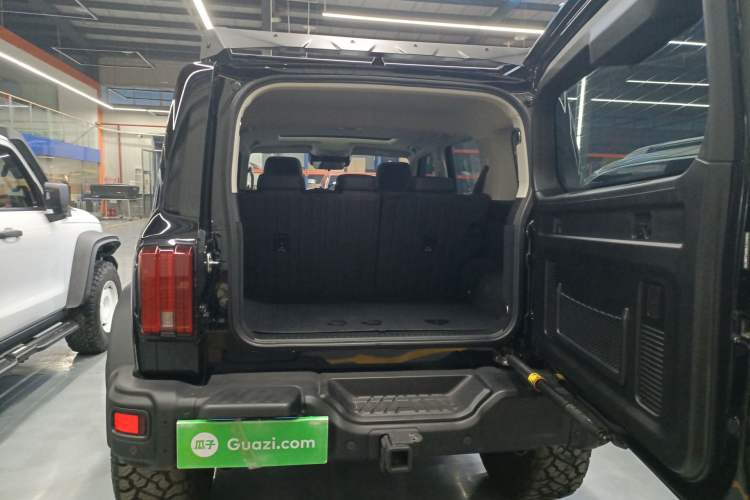 Used Tank 300 2023 2.0T Iron Rider 02 Trunk