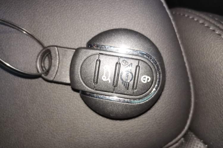 Used MINI MINI 2023 Updated 1.5T COOPER Artist
