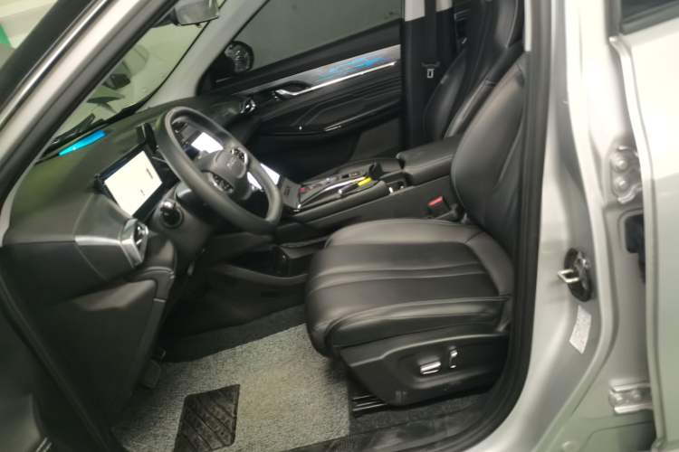 Used Dongfeng Aeolus Mage 2023 DH-i 1.5T Prestige Edition