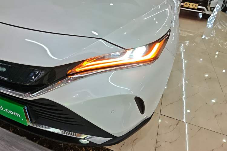 Used Toyota Harrier 2022 2.0L CVT Two-Wheel Drive Deluxe Edition