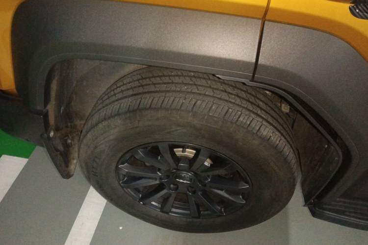 Used Formula Leopard Leopard 5 2023 Navigator Edition
