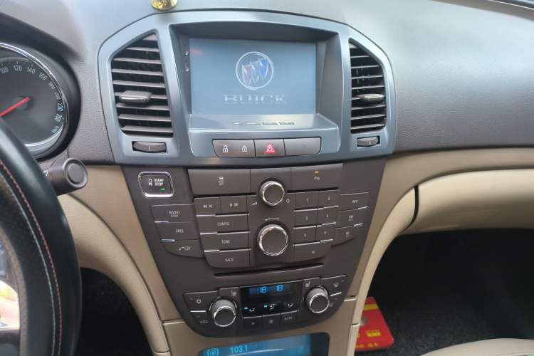 Used Buick Regal 2012 2.0L Luxury Edition Audio And AC Panel