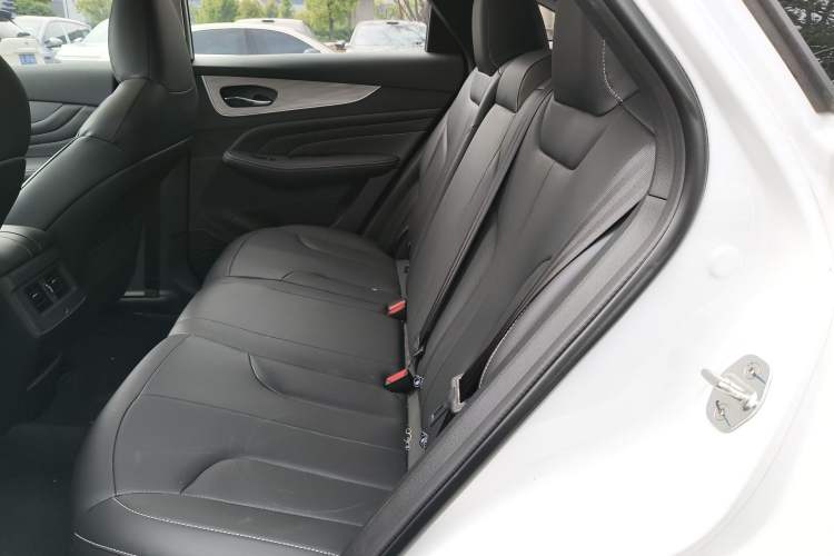 Used Venucia V DD-i 2025 Orca 150km Joyful Journey Edition
