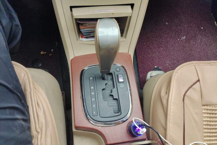 Used Roewe 350 2013 350C 1.5L Automatic Xunyue Edition Gear Lever