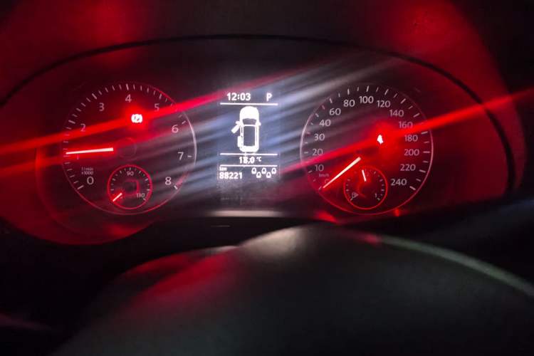 Used Volkswagen Sharan 2016 380TSI Comfort Edition 7-Seater Odometer Close Up