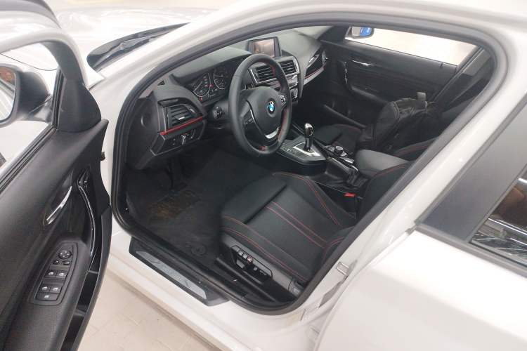 Used BMW 1 Series 2015 120i Sport Design Package Driver Seat