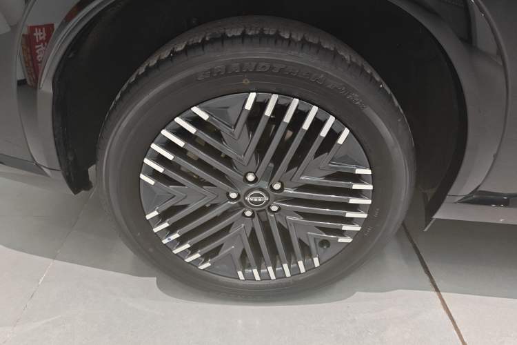 Used Nissan Pathfinder 2024 380 VC-TURBO Four-Wheel Drive Intelligent Driving Version 7 Seats Right Rear Wheel Hub