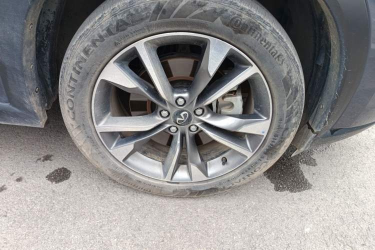 Used Infiniti QX60 2022 2.0T Four-Wheel Drive Luxury Edition Right Front Wheel Hub