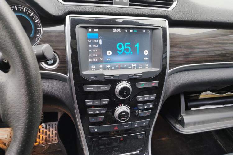 Used Haval H2 2016 Red-Label 1.5T Manual Two-Wheel Drive Luxury Model