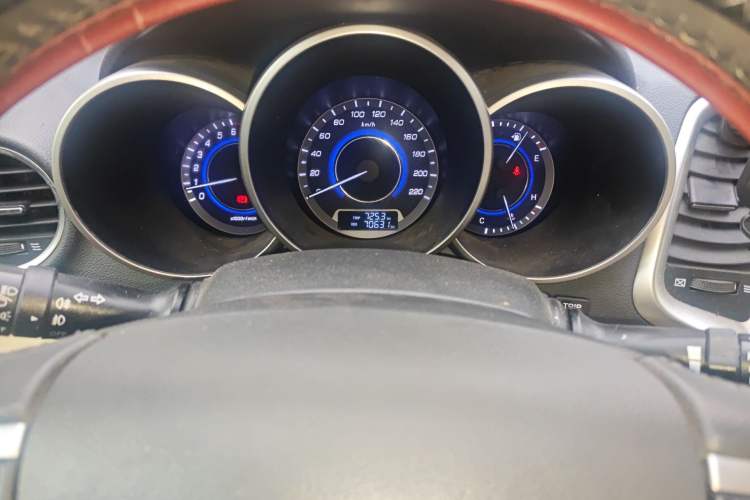 Used CHANGAN Eado 2015 1.6L Manual Luxury Model China IV Standard