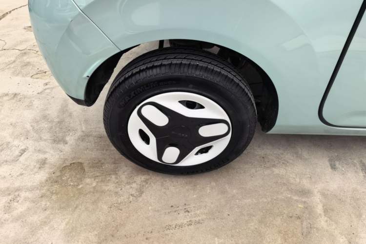 Used Geely Galaxy Panda 2025 210 km – Yuanqi Bear Right Rear Wheel Hub