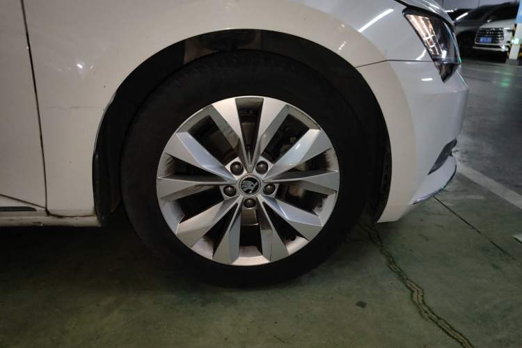 Used Skoda Superb 2016 Facelifted TSI380 DSG Flagship Edition
