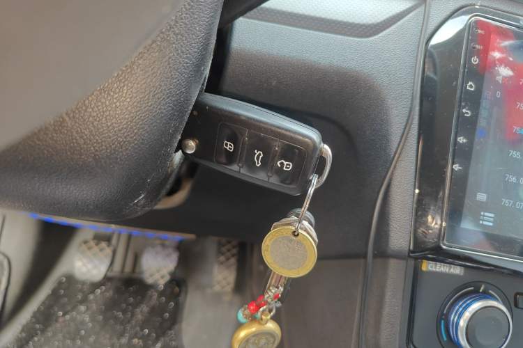 Used Volkswagen Jetta 2017 1.5L Manual Fashion Edition
