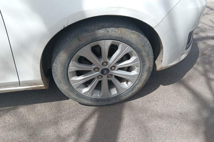 Used Ford Escort 2015 1.5L Manual Fashion Edition