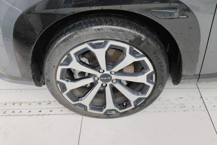 Used AION V 2024 Aion Tyrannosaurus 650 LiDAR Edition