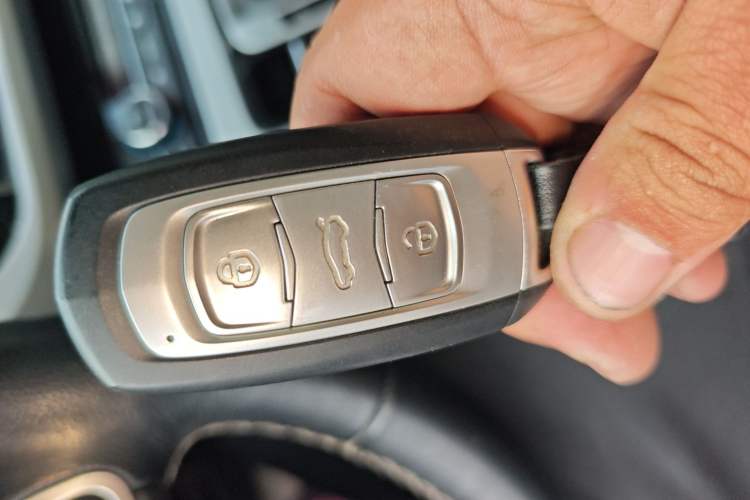 Used Geely Auto Emgrand X7 Sport 2016 1.8TD Automatic Smart Model Vehicle Key