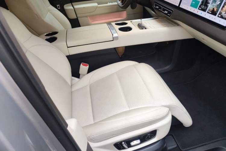 Used Li Auto MEGA 2024 Ultra Model
