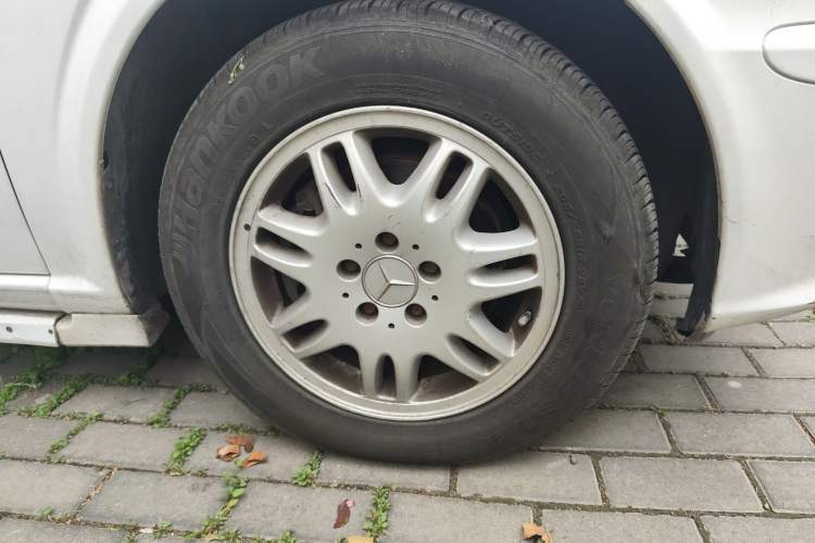 Used Xinkai Vito 2015 3.0L Standard Edition Right Front Wheel Hub