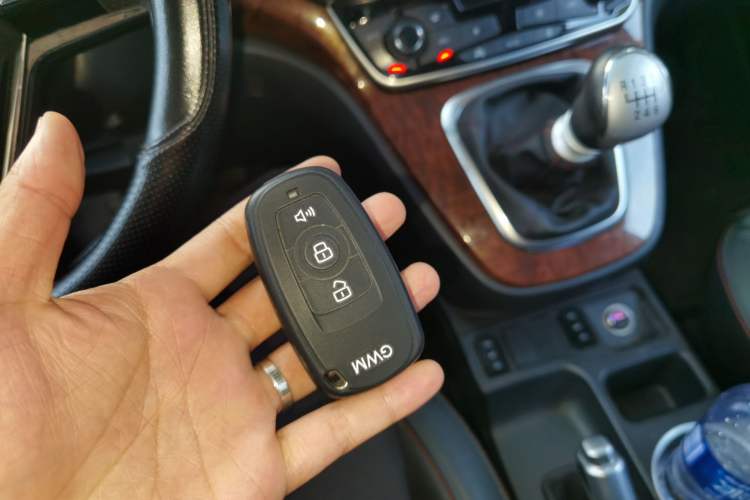 Used Haval H6 2015 Revised Version Sport Edition 1.5T Manual Transmission Two-Wheel Drive Elite Grade Vehicle Key