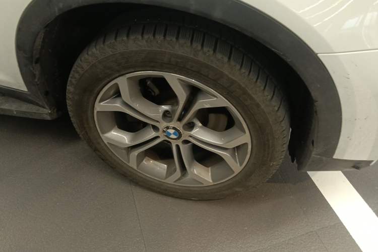 Used BMW X4 2014 xDrive20i X Design Package Right Front Wheel Hub