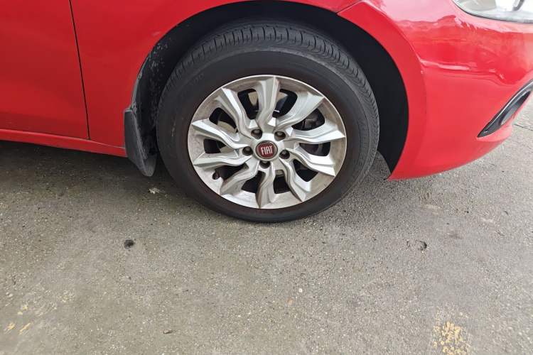 Used Fiat Ottimo 2014 1.4T Automatic Luxury Edition Right Front Wheel Hub