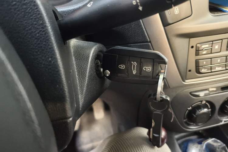 Used Peugeot 301 2014 1.6L Manual Comfort Edition