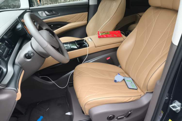 Used Denza D9 2022 EV 600 Four-Wheel Drive Flagship Model Left Front Seat