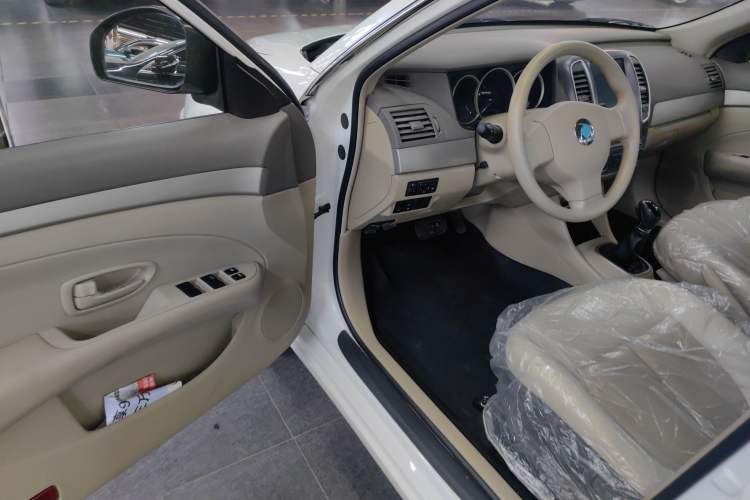 Used Dongfeng Junfeng E11K 2021 60.43 kWh Battery-Swap Version Driver Seat